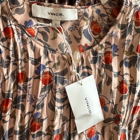 Vince Pomegranate Pleated Blouse - Picture 5 of 9